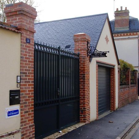 Les Crepinieres Bed & Breakfast Chartres Bagian luar foto