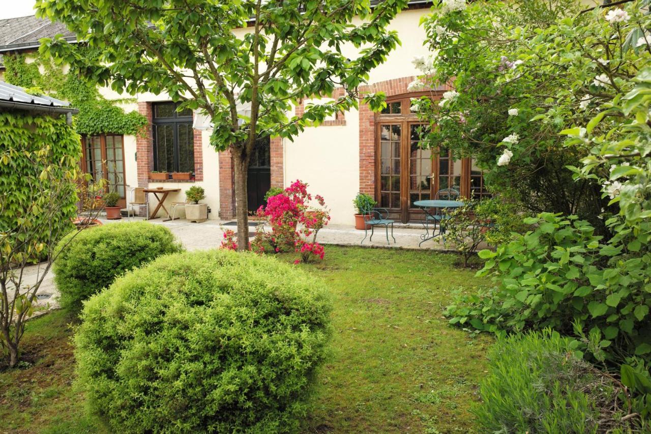 Les Crepinieres Bed & Breakfast Chartres Bagian luar foto